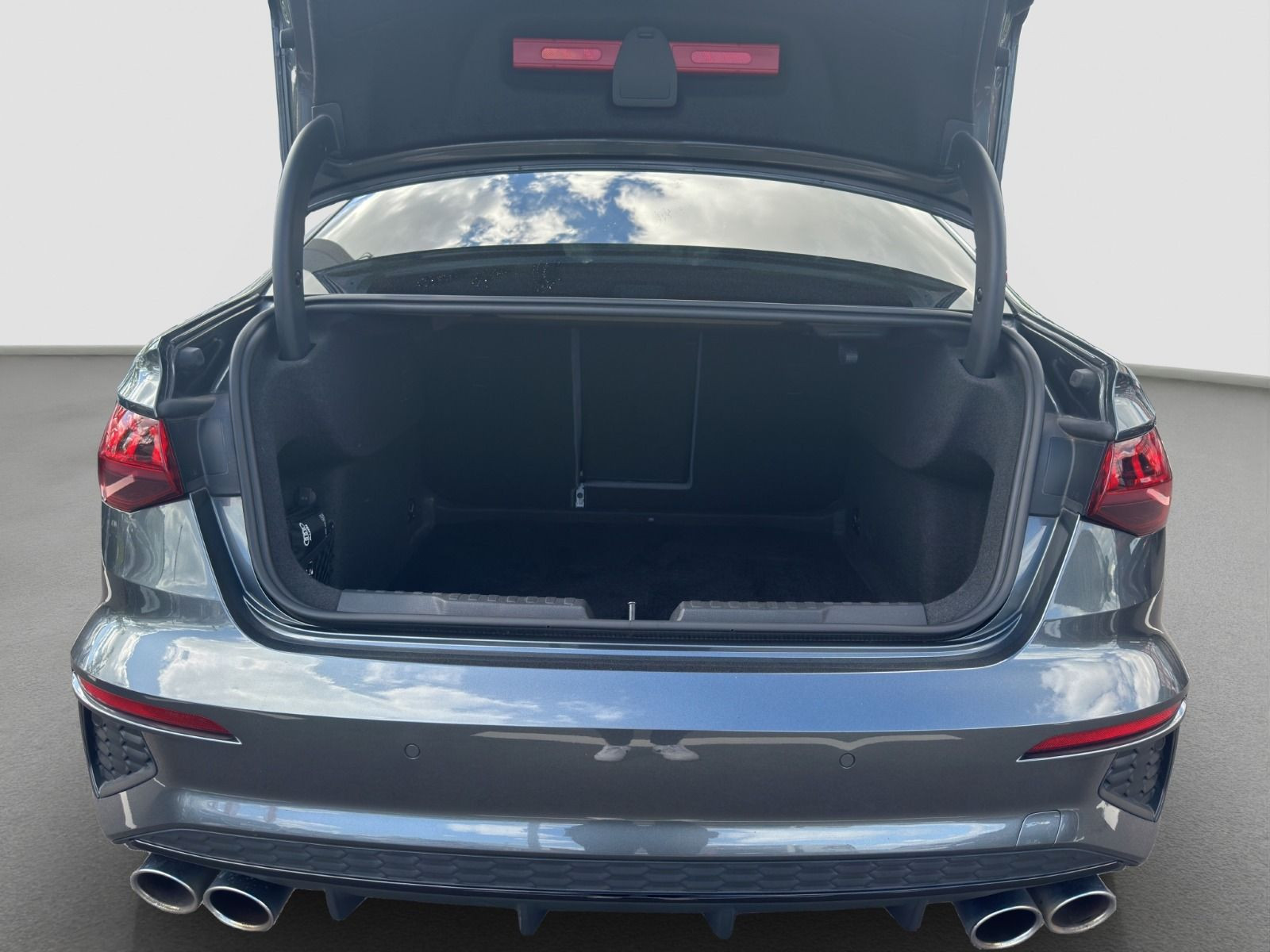 Audi - S3 Limousine_16