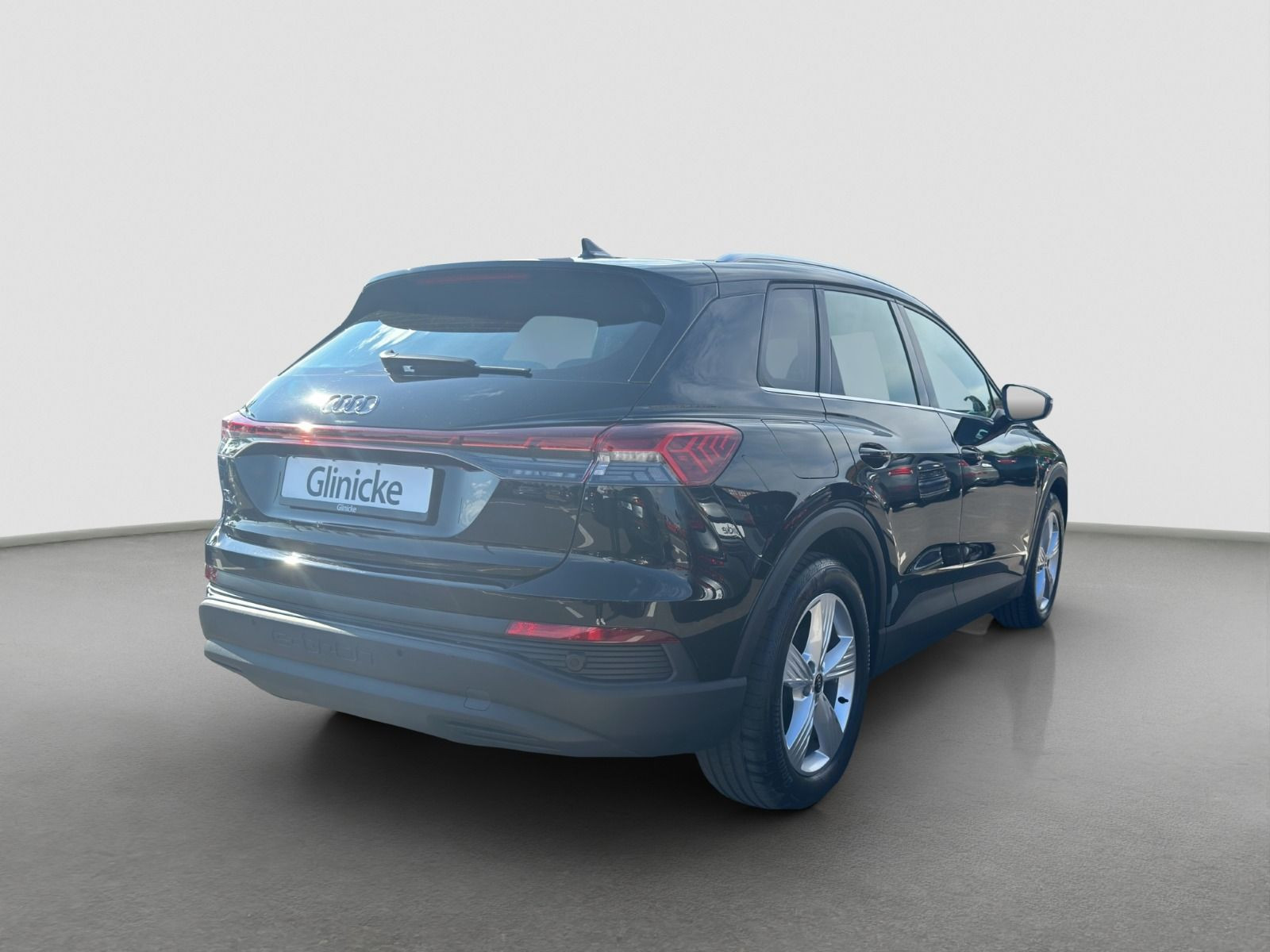 Audi - Q4_6