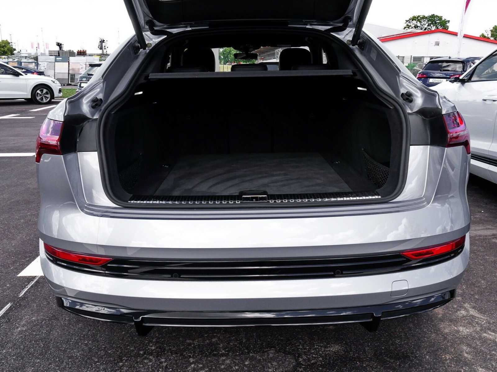 Audi - e-tron Sportback_11
