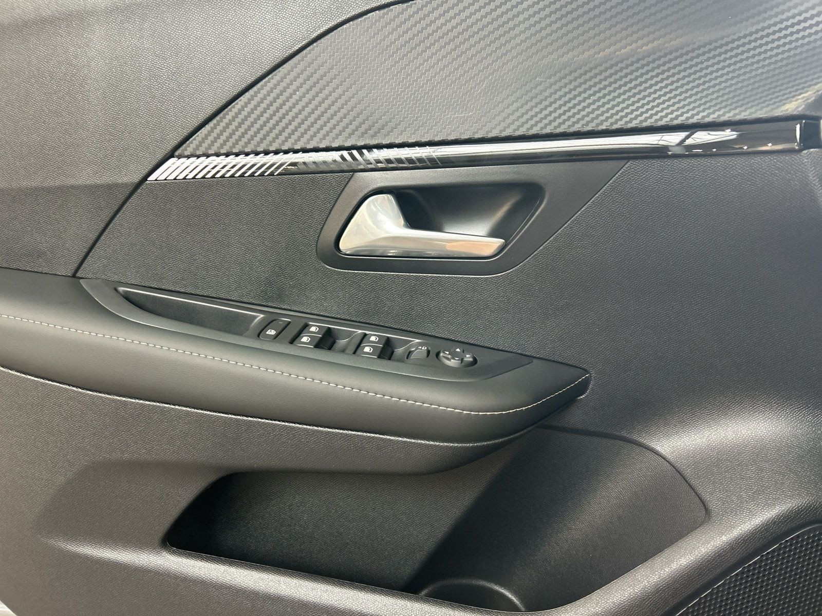 Peugeot - 208_14