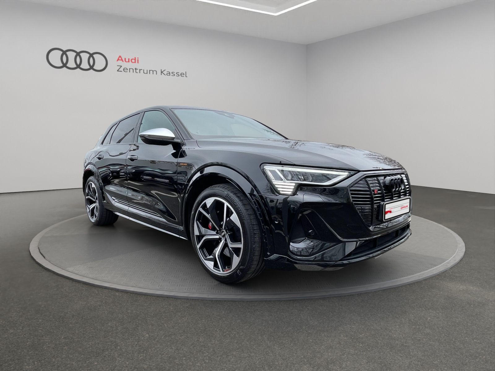 Audi - e-tron S_9