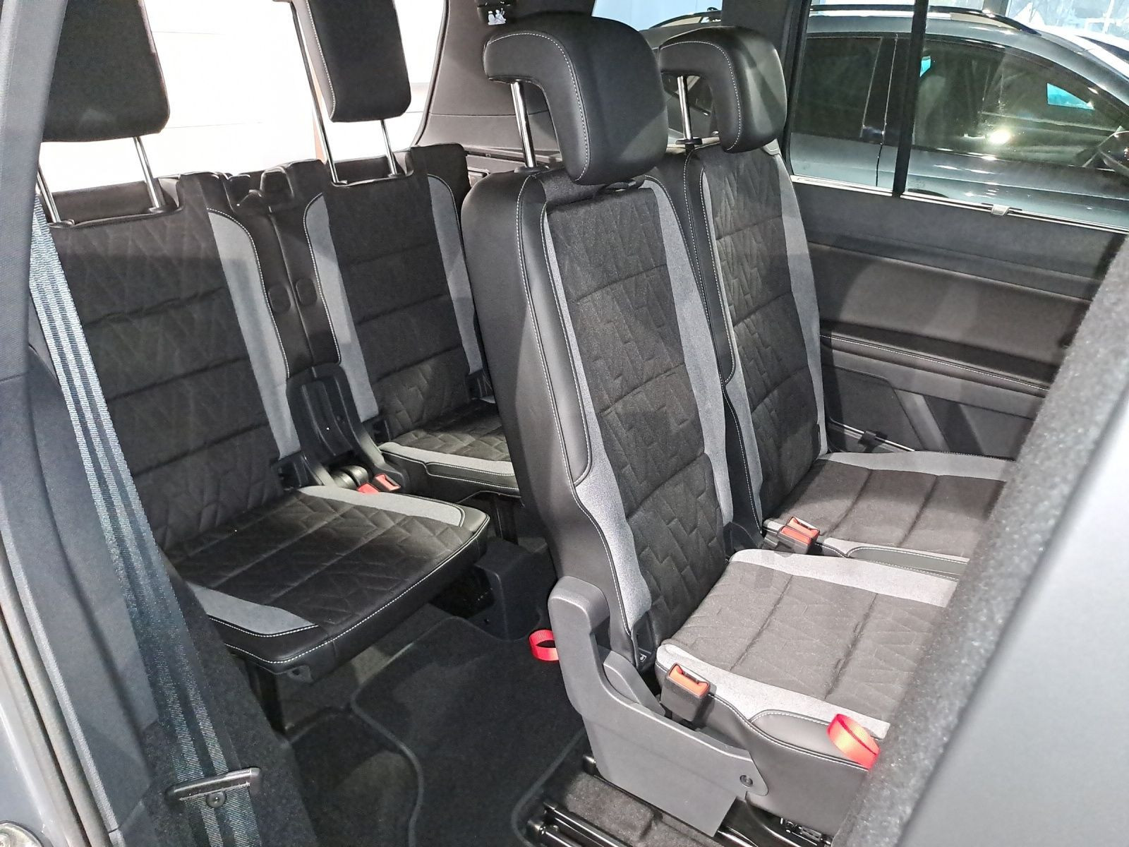 Volkswagen - Touran_20
