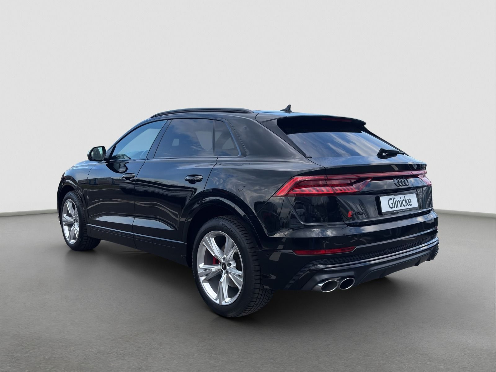 Audi - SQ8_4