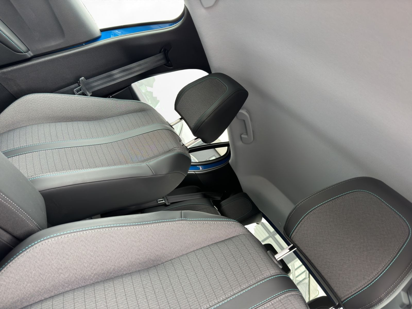 Peugeot - 208_15