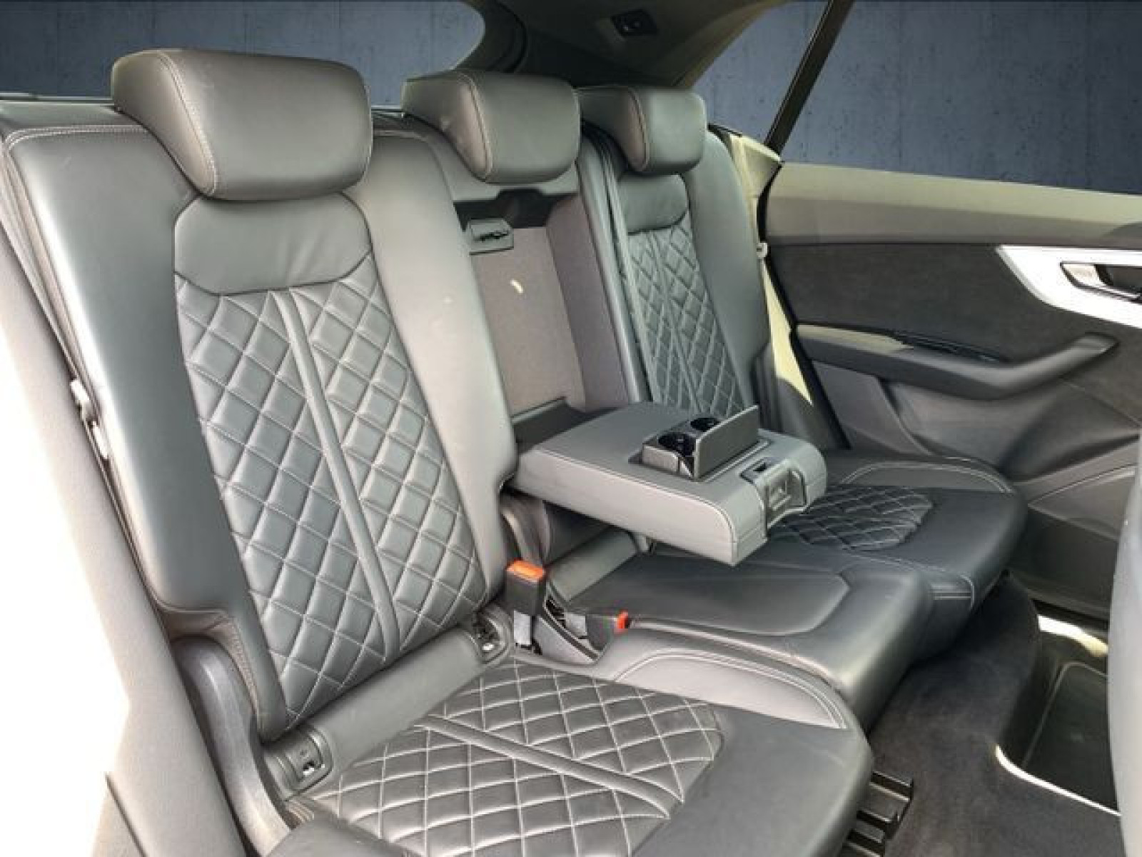 Audi - SQ8_20