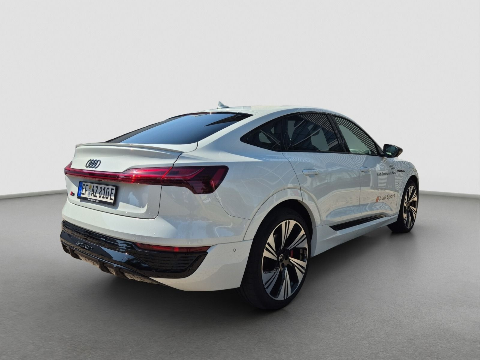 Audi - Q8 e-tron_8