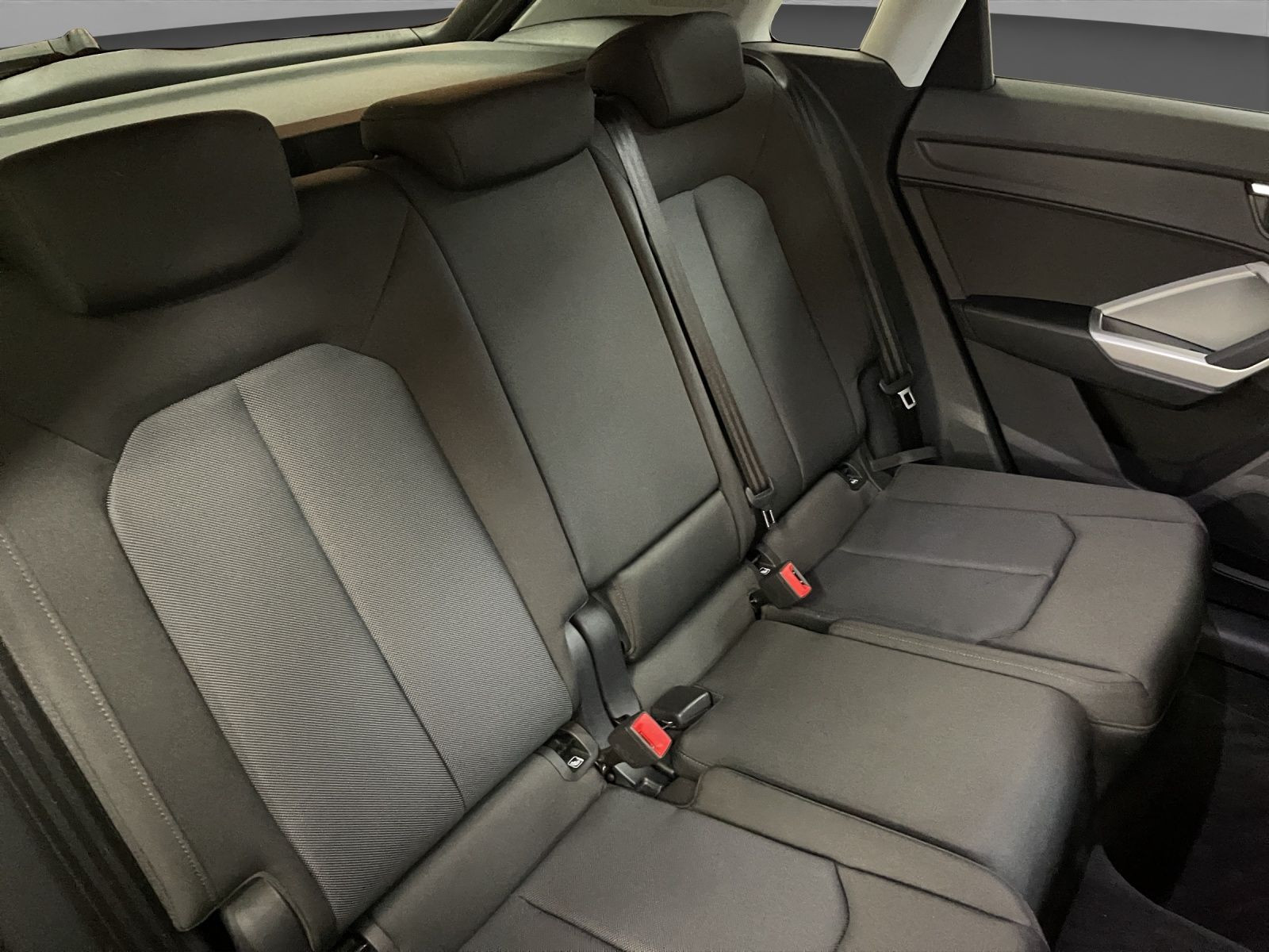 Audi - Q3_17