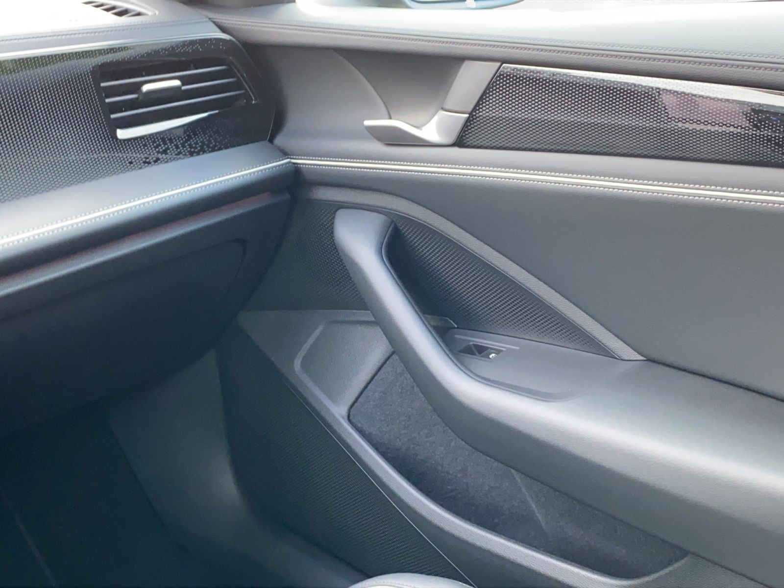 Volkswagen - Passat Variant_19