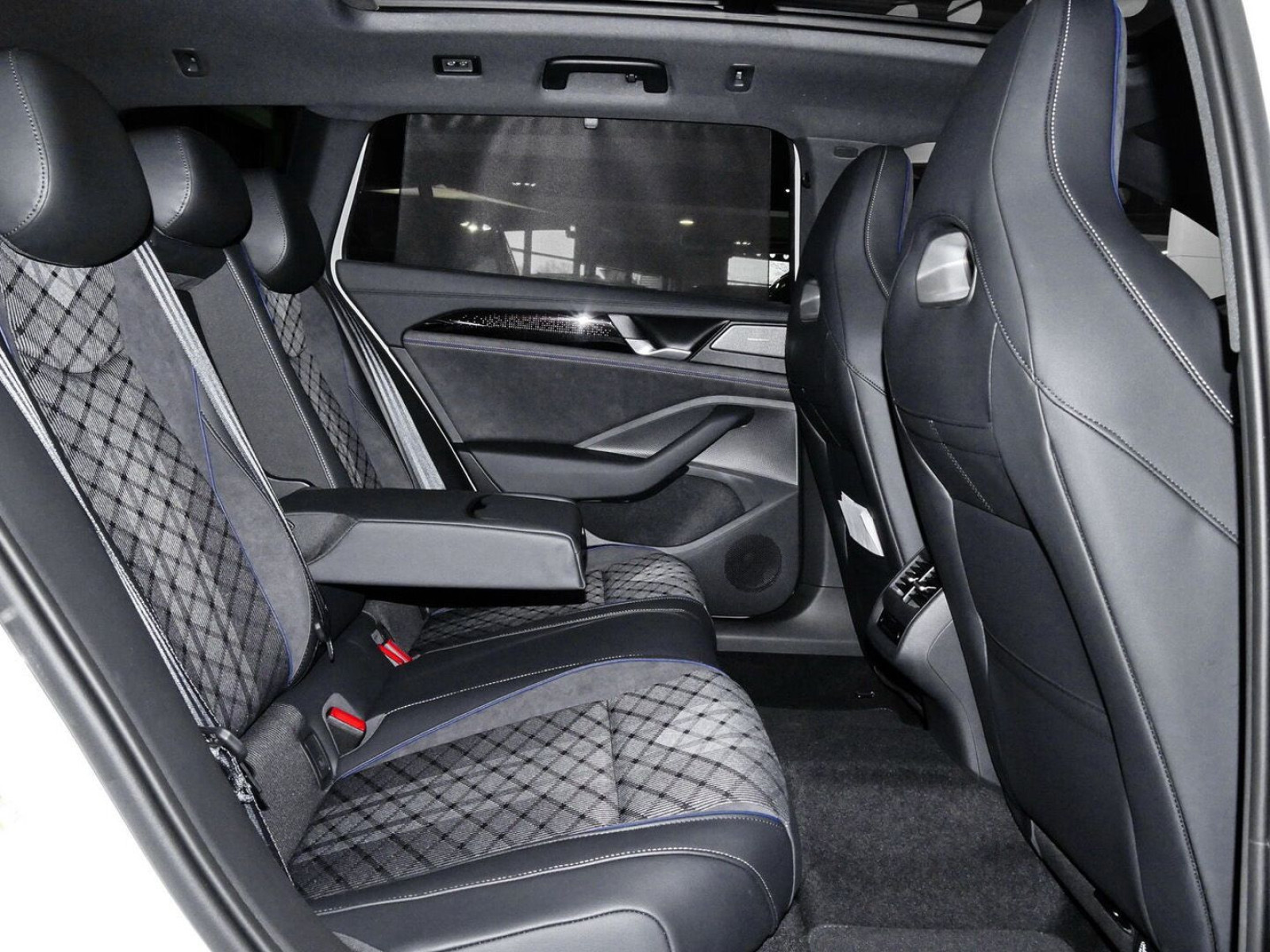 Volkswagen - Passat Variant_10