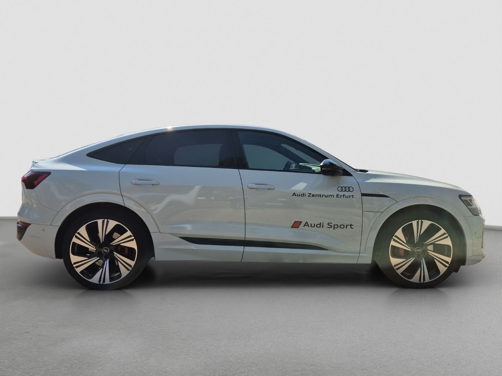 Audi - Q8 e-tron_9