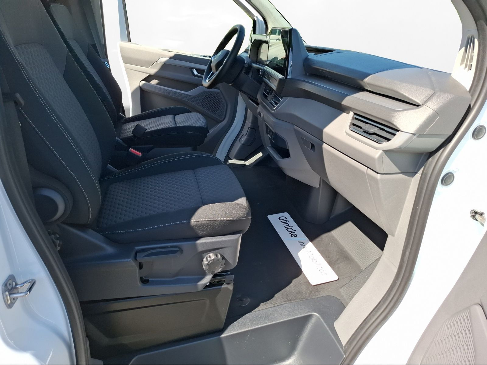 Volkswagen - T7 Caravelle_10