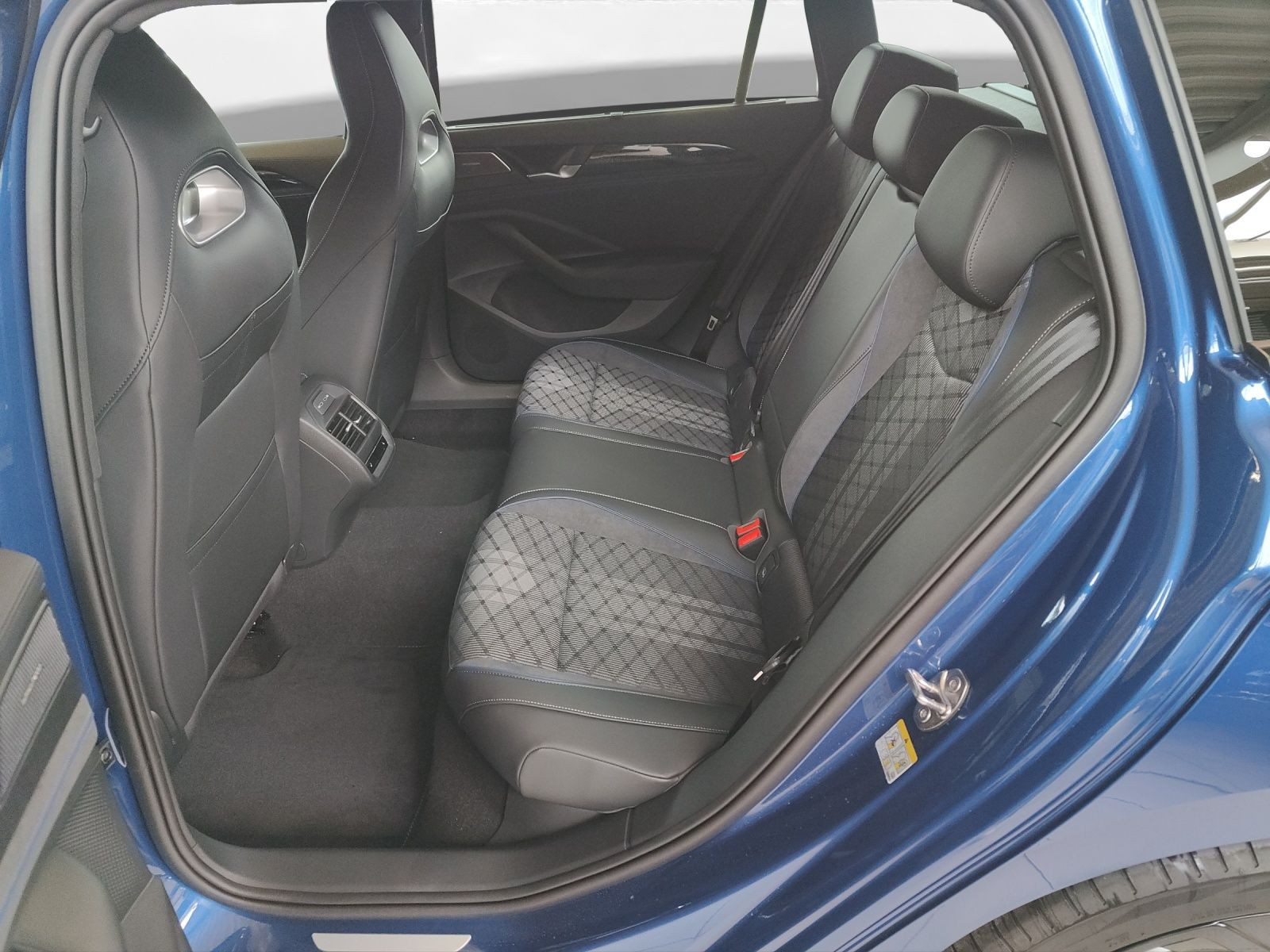 Volkswagen - Passat_5