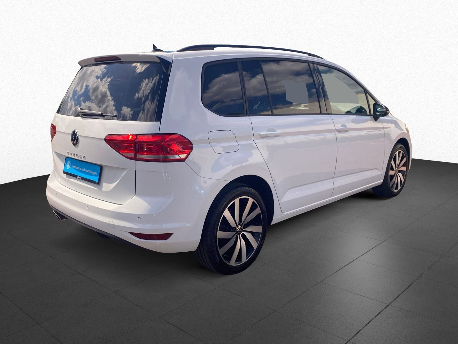 Volkswagen - Touran_4