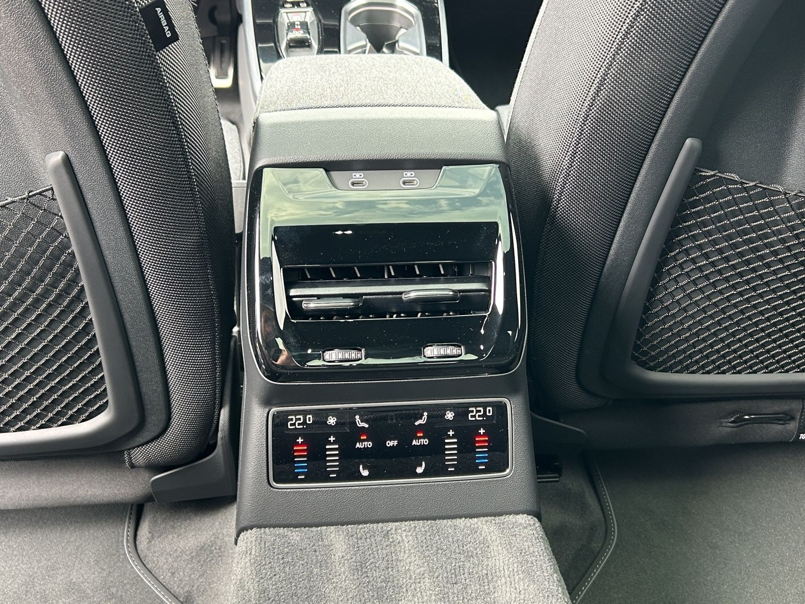 Audi - A6_19