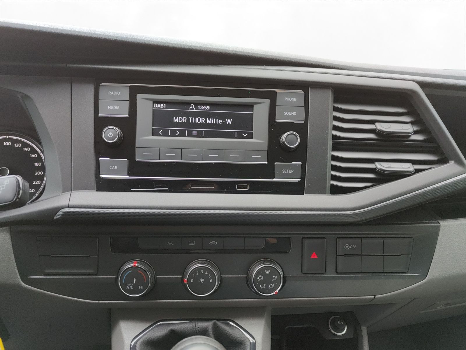 Volkswagen - T6.1 Transporter_7