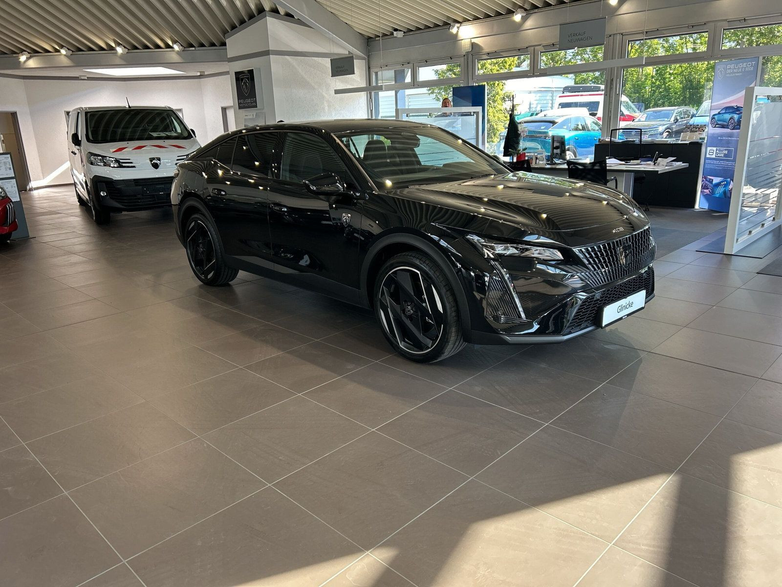 Peugeot - 408_6