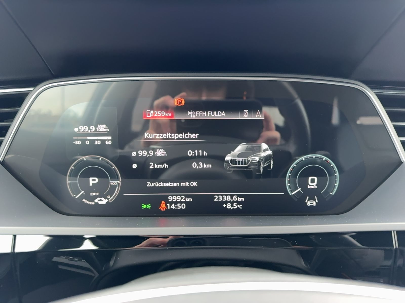 Audi - Q8 e-tron_12