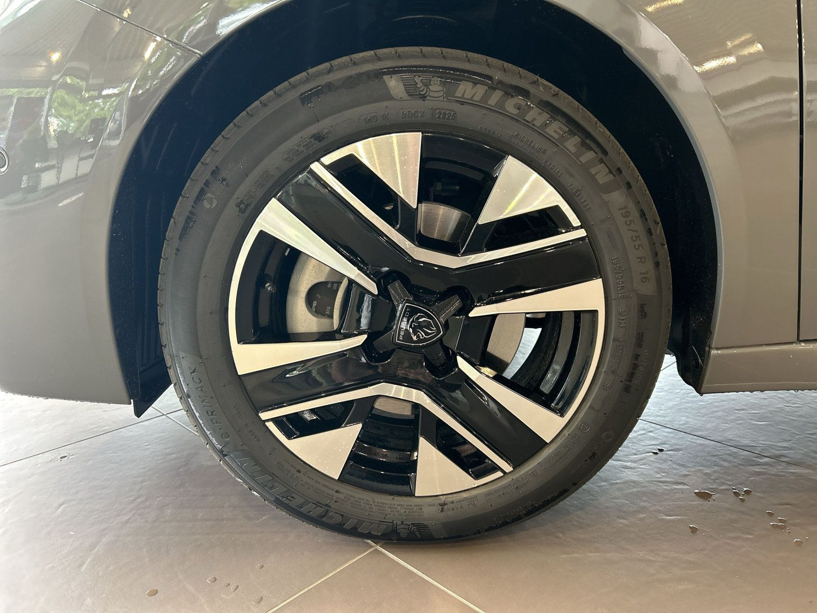 Peugeot - 208_11