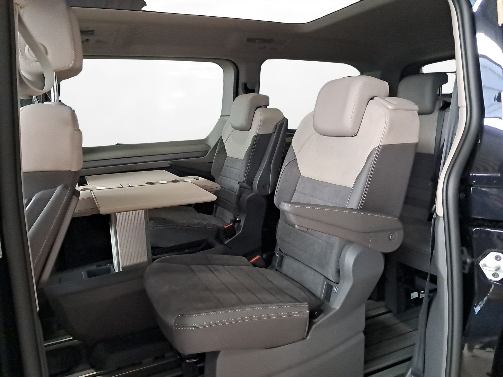 Volkswagen - Multivan_13