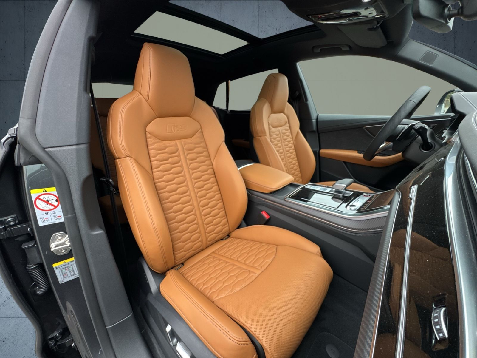 Audi - RS Q8_16