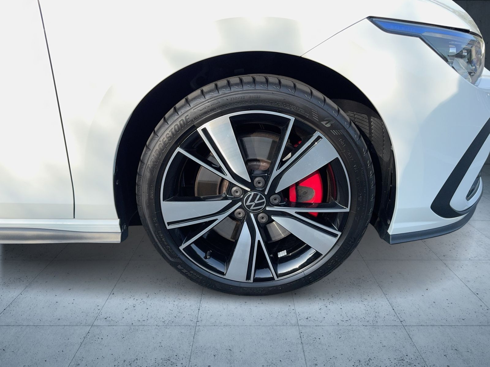 Volkswagen - Golf_10