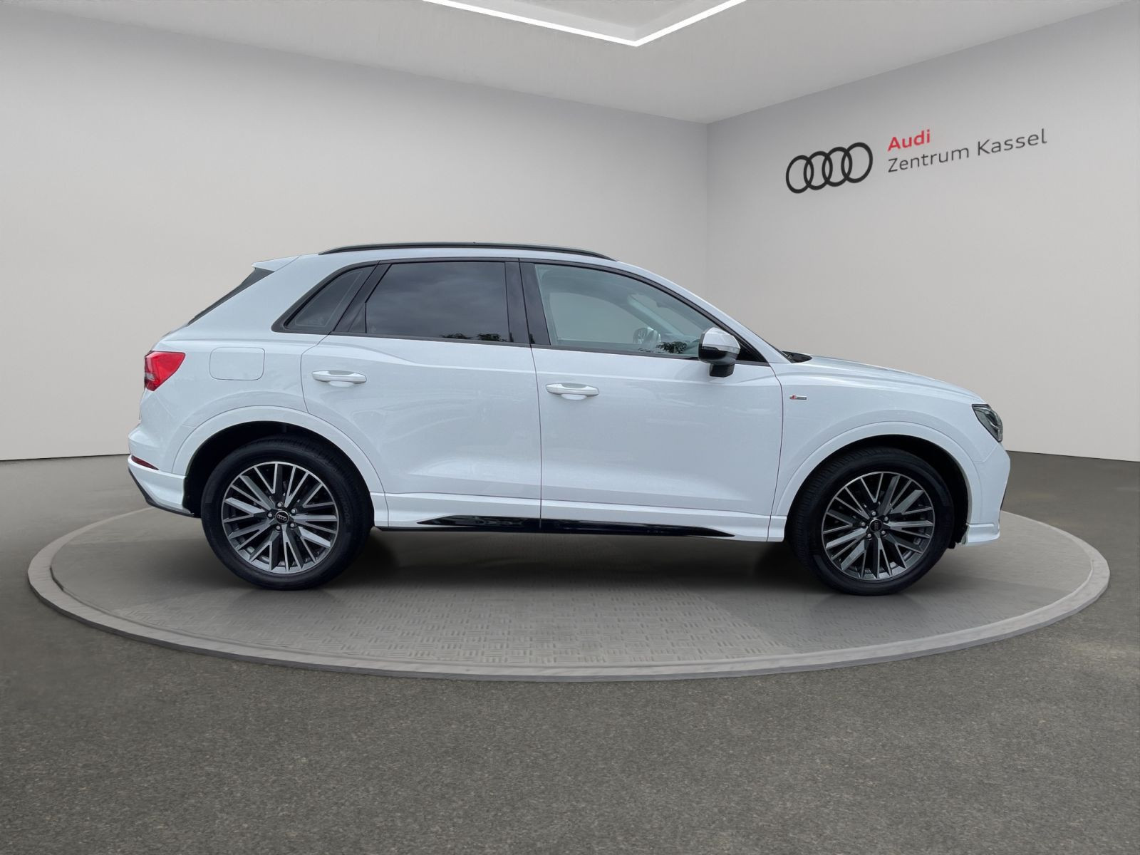 Audi - Q3_8