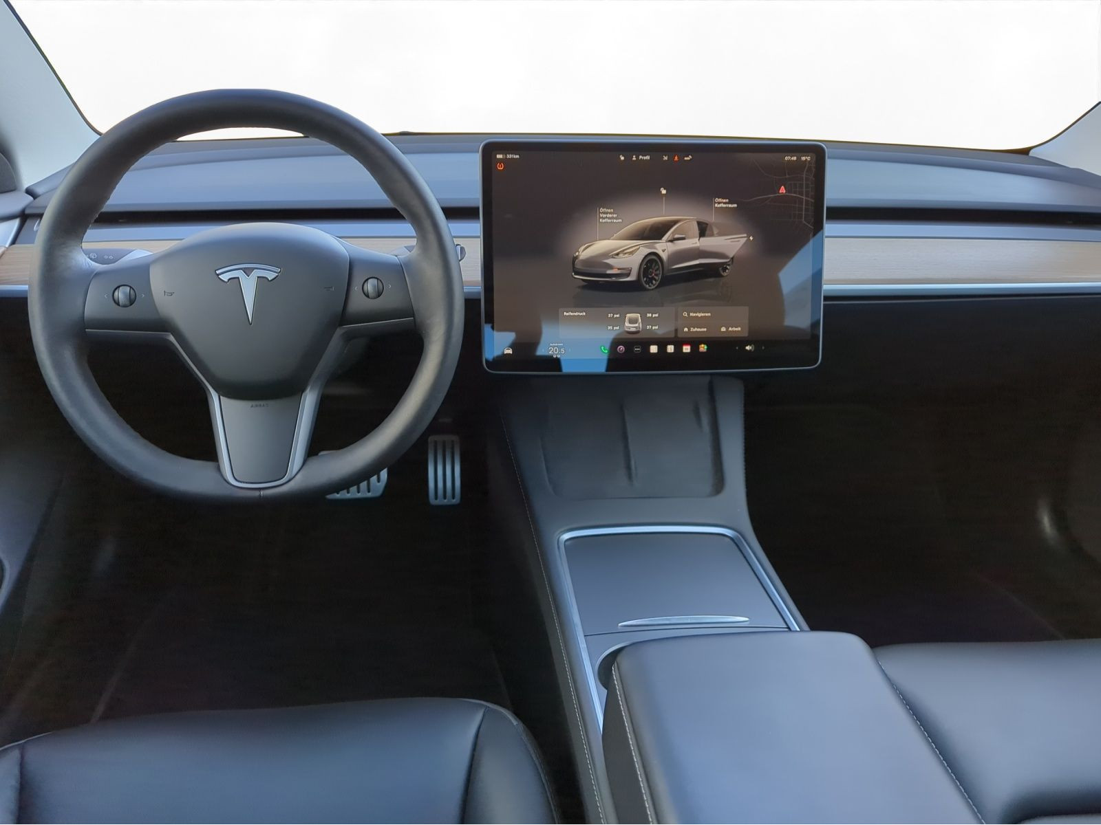 Tesla - Model 3_4