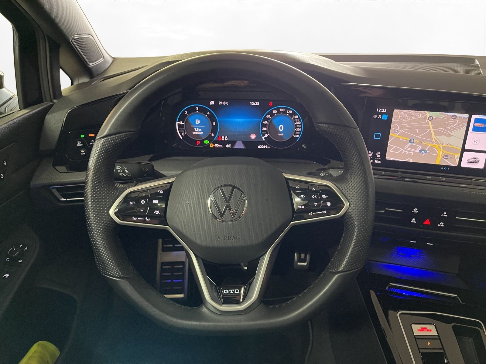 Volkswagen - Golf_21