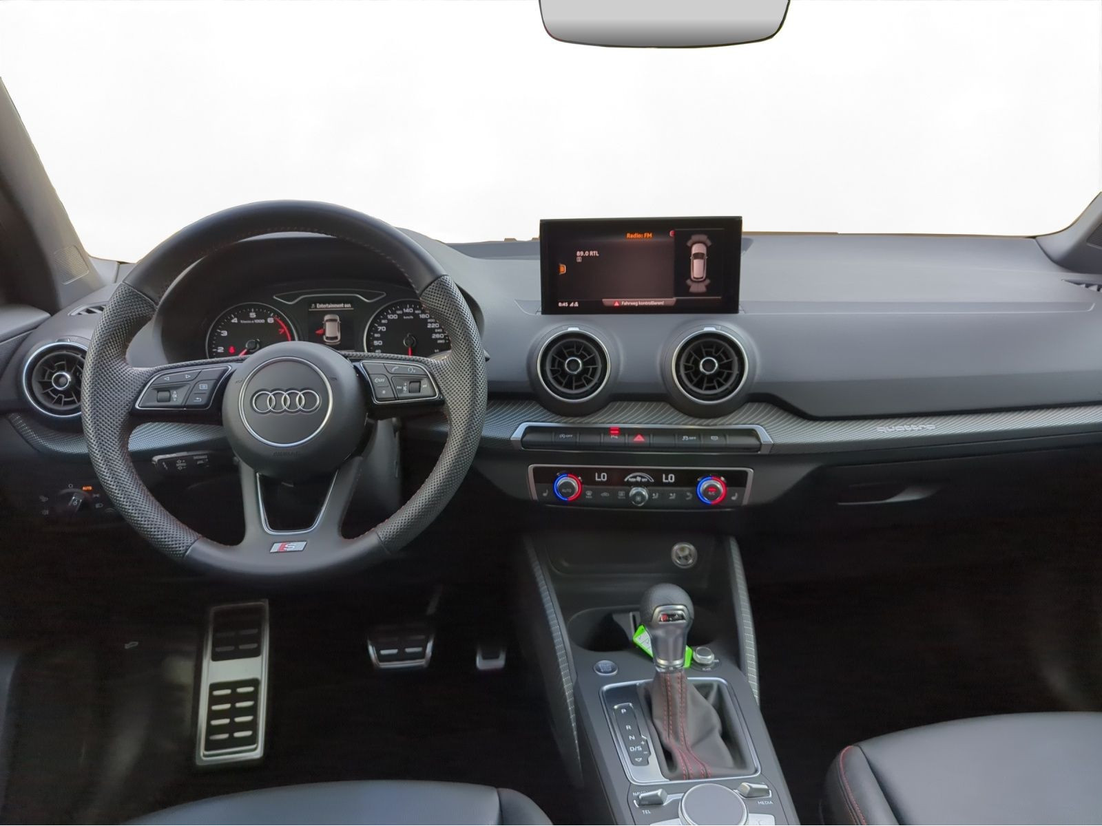 Audi - Q2_6