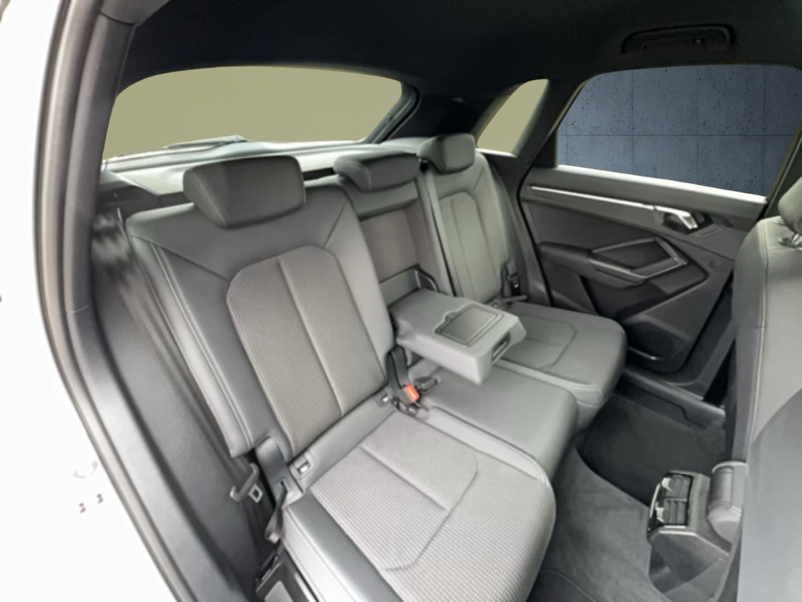 Audi - Q3_17 Audi - Q3_17