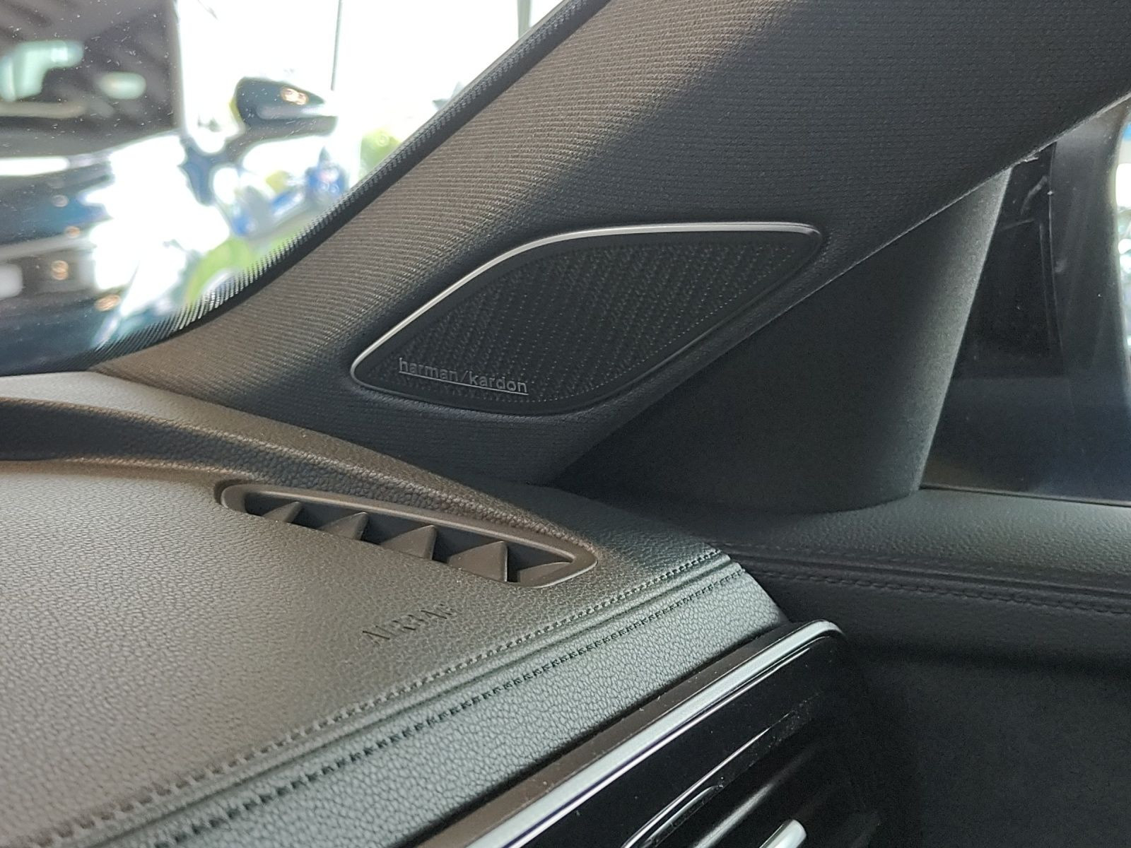 Volkswagen - Passat_18