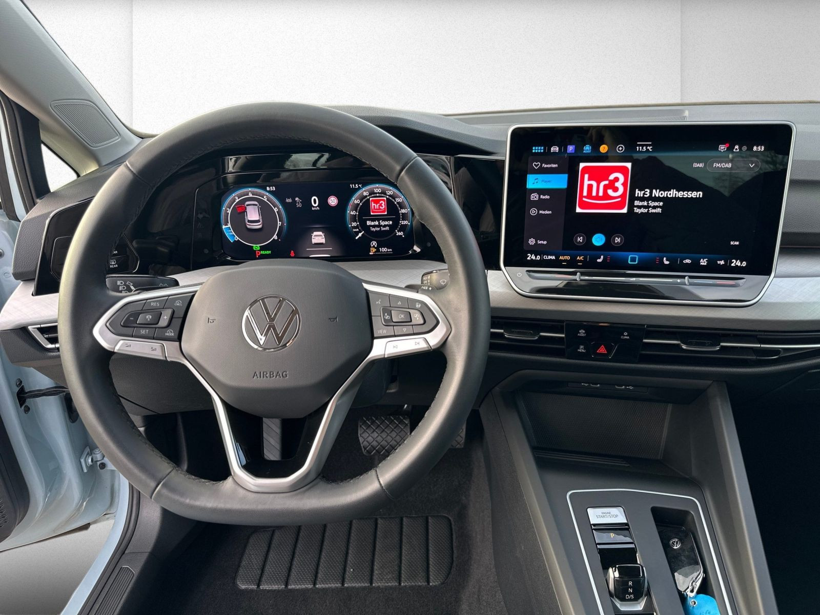 Volkswagen - Golf_13