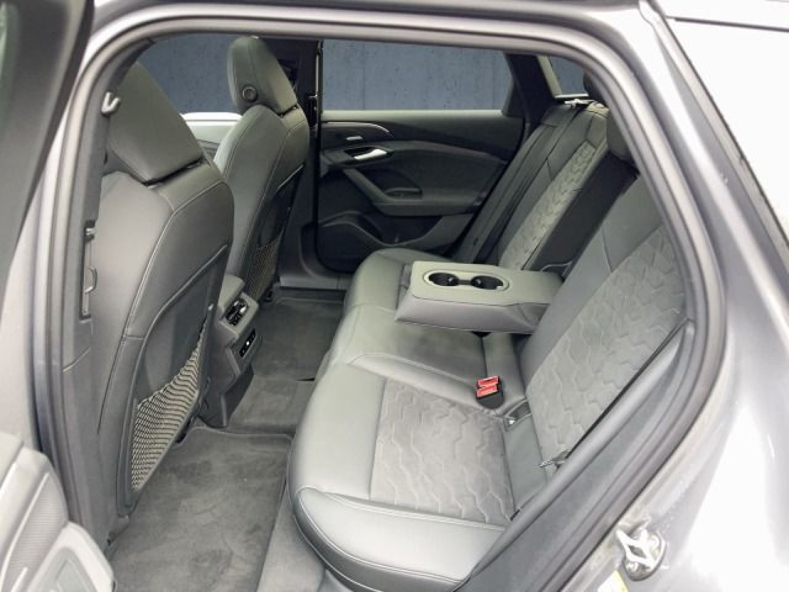 Audi - A6 Avant e-tron_12