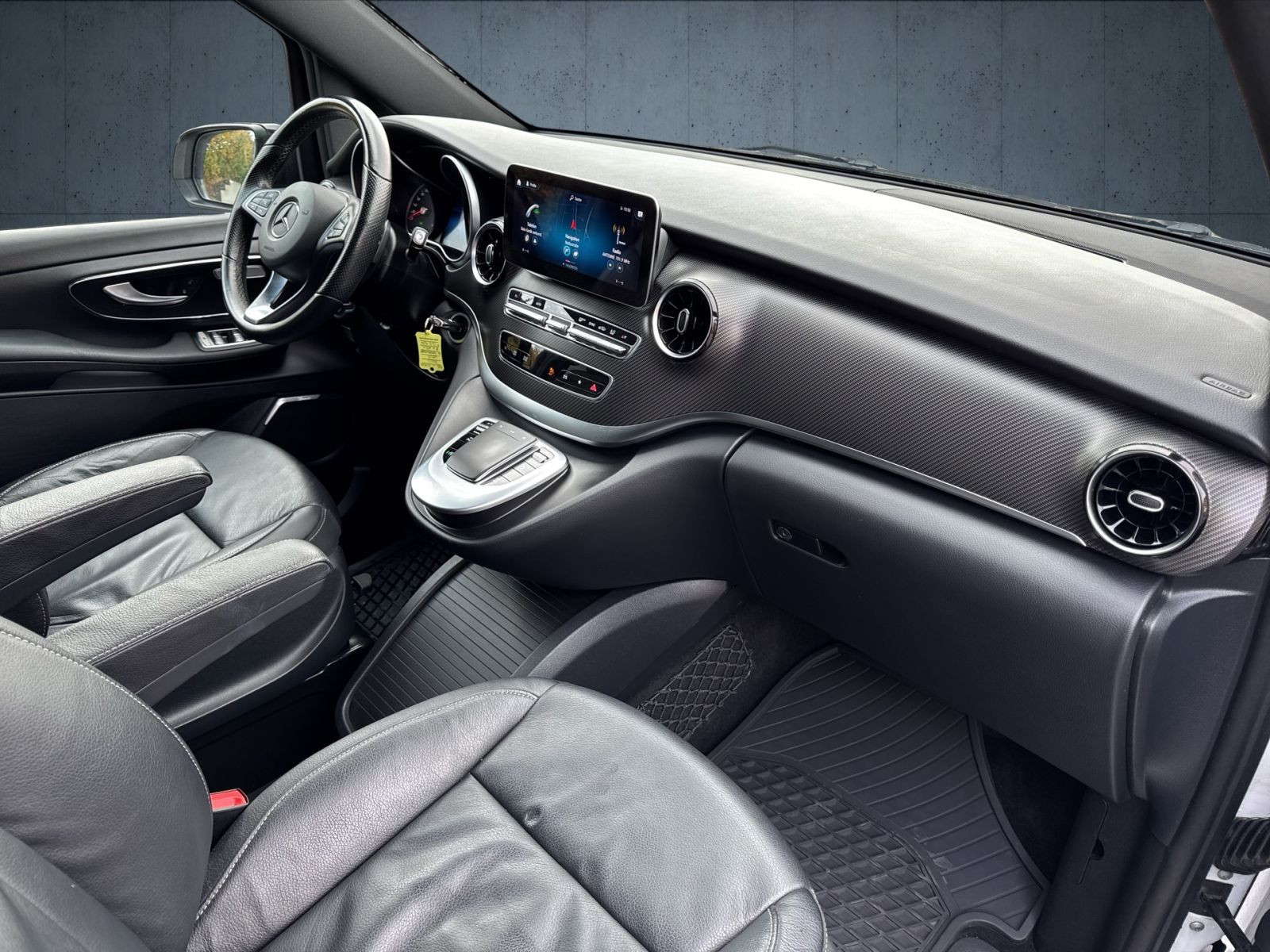 Mercedes-Benz - V 300_14