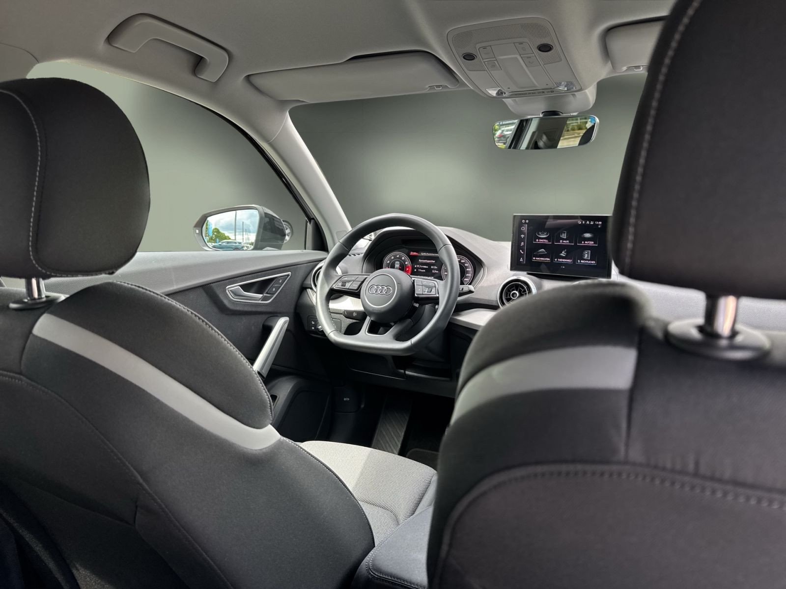 Audi - Q2_21