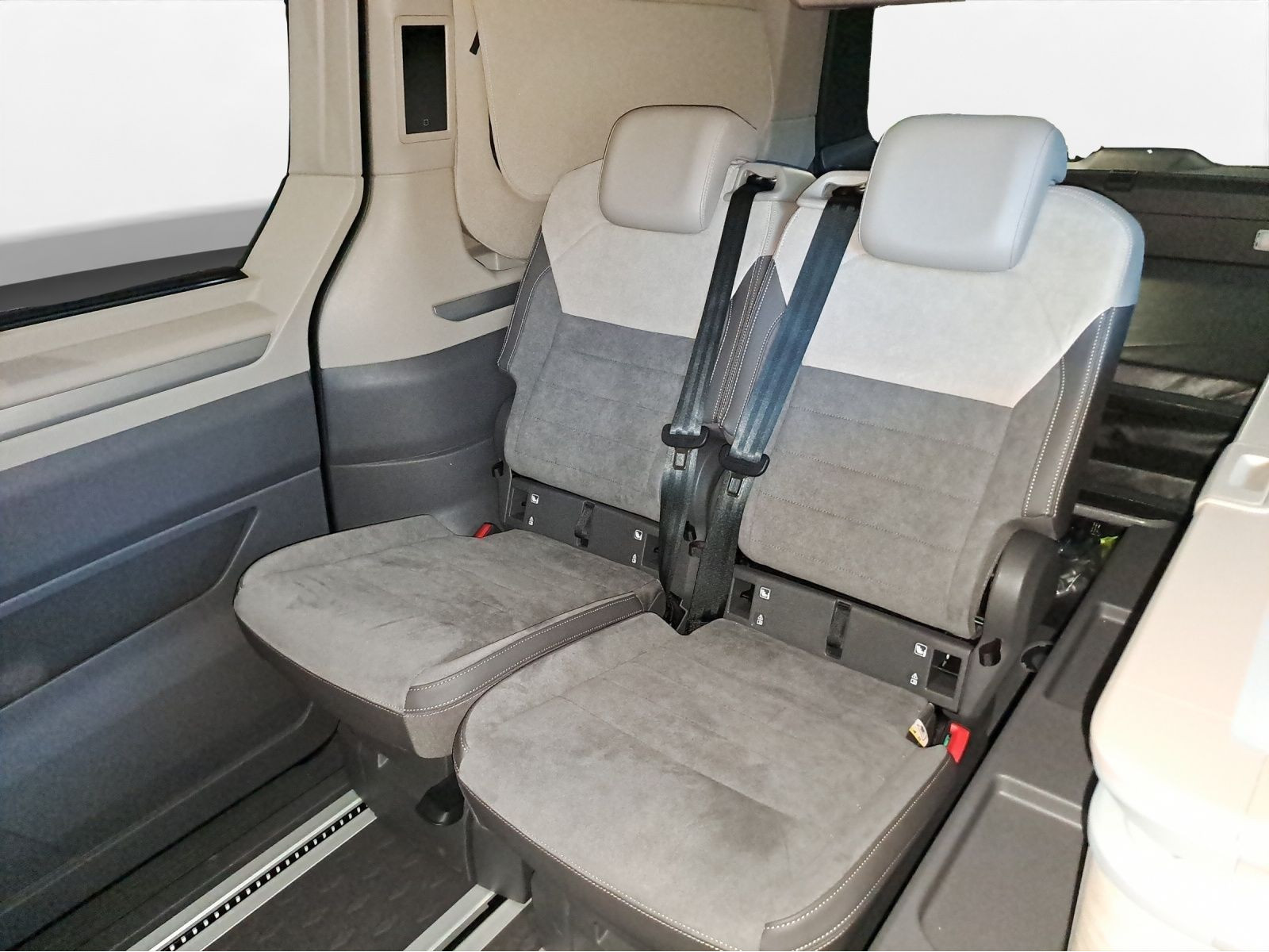 Volkswagen - California_13