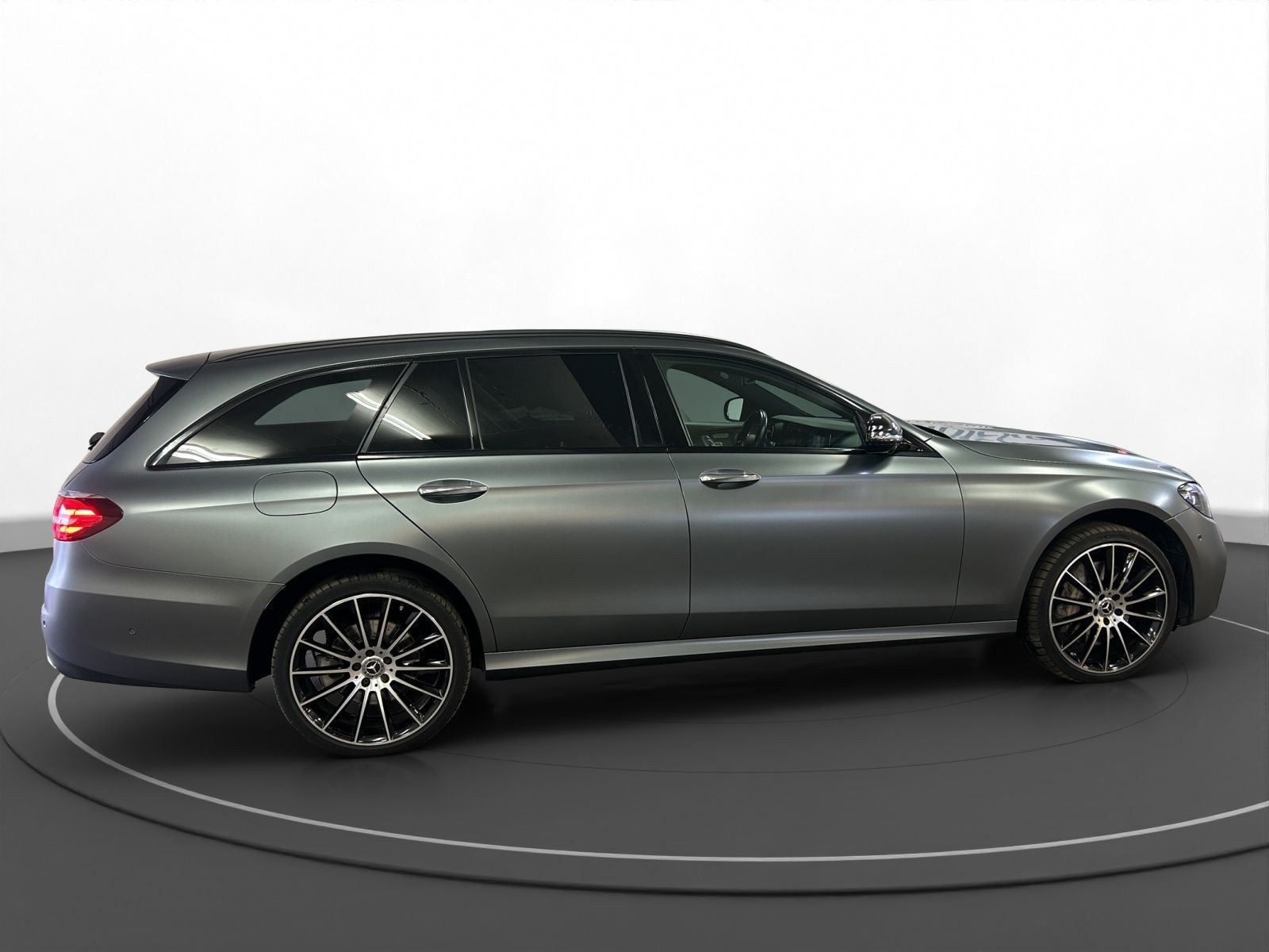 Mercedes-Benz - E 400_5