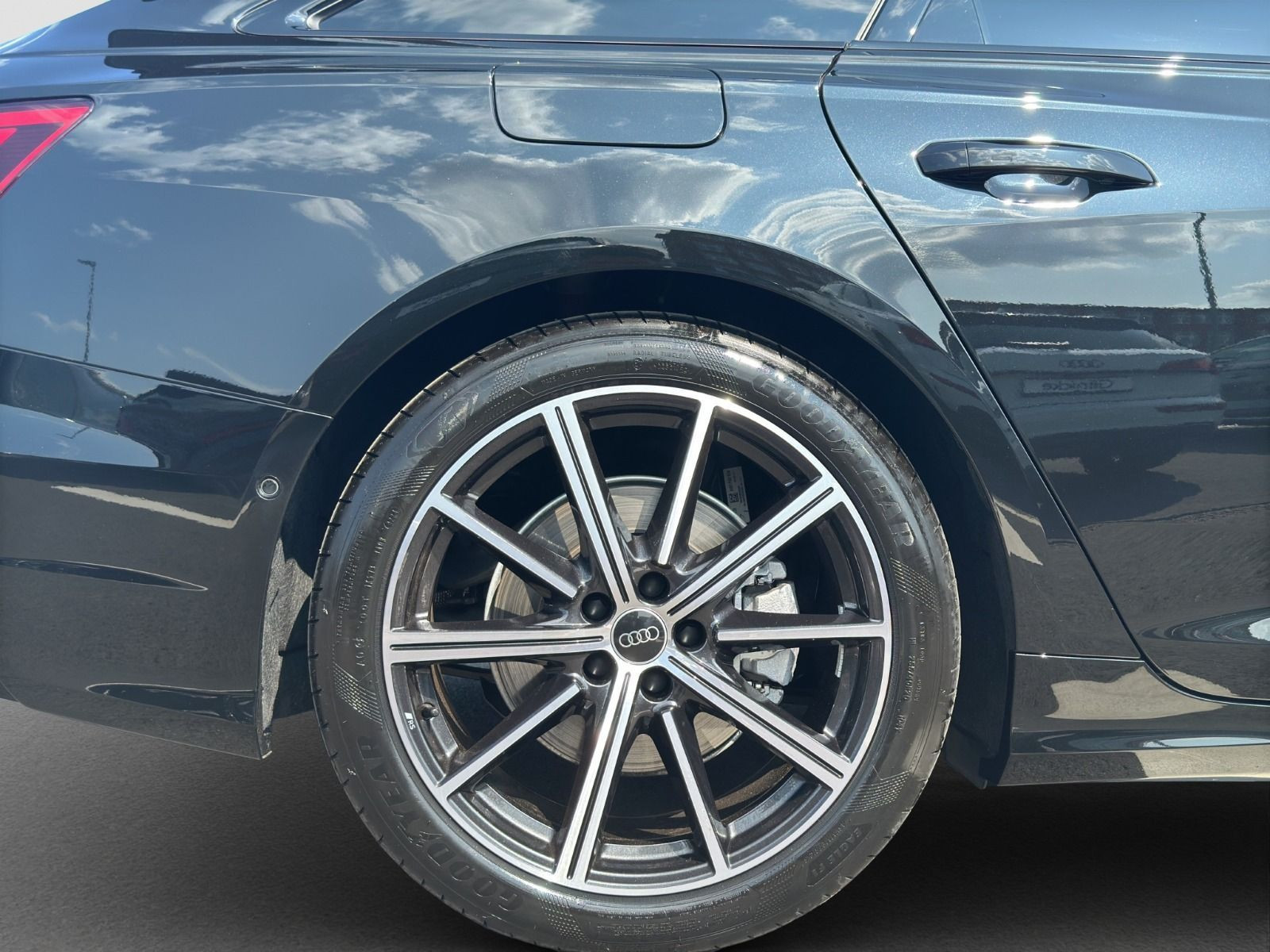 Audi - A6 Avant_16