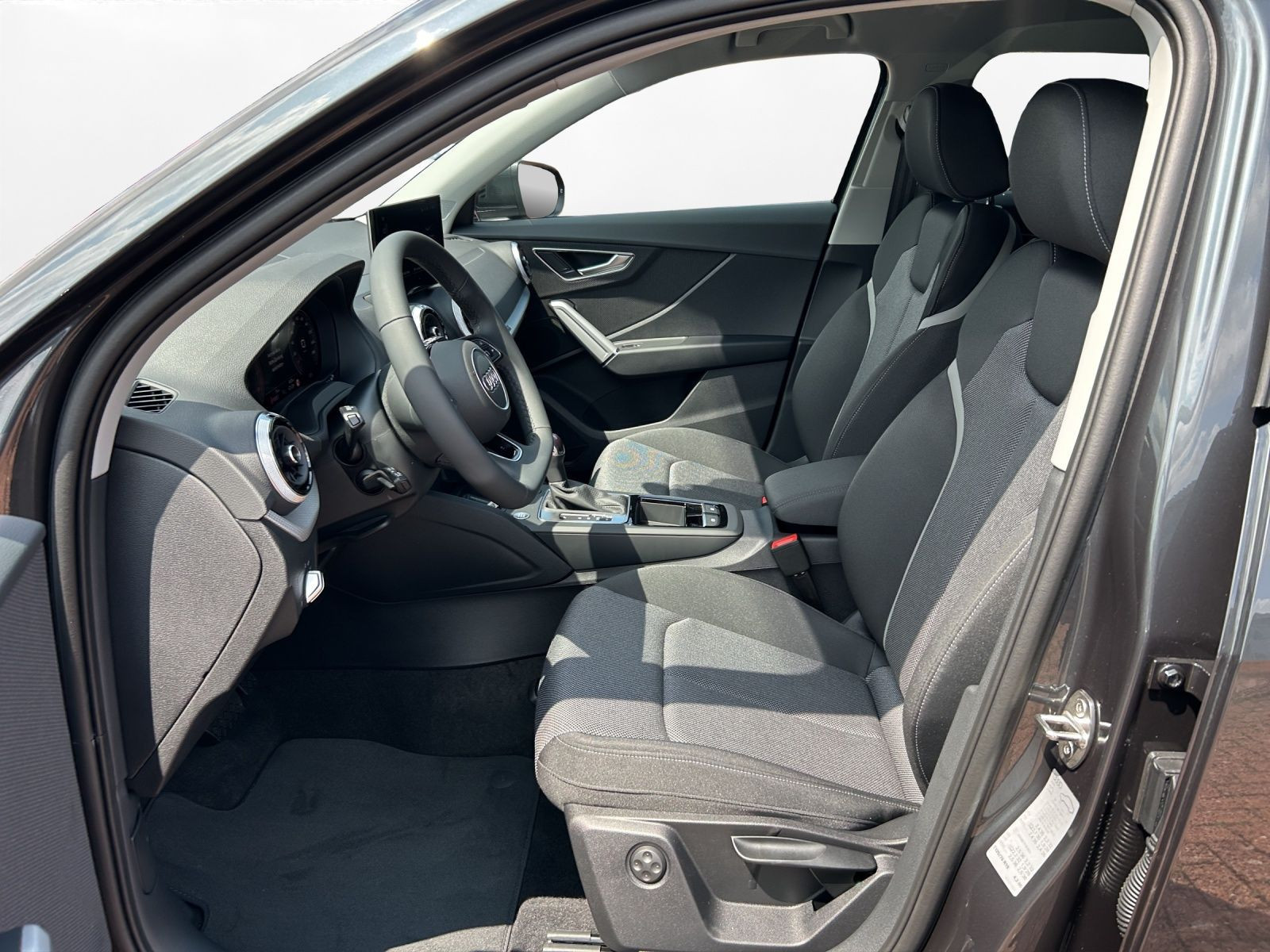 Audi - Q2_4