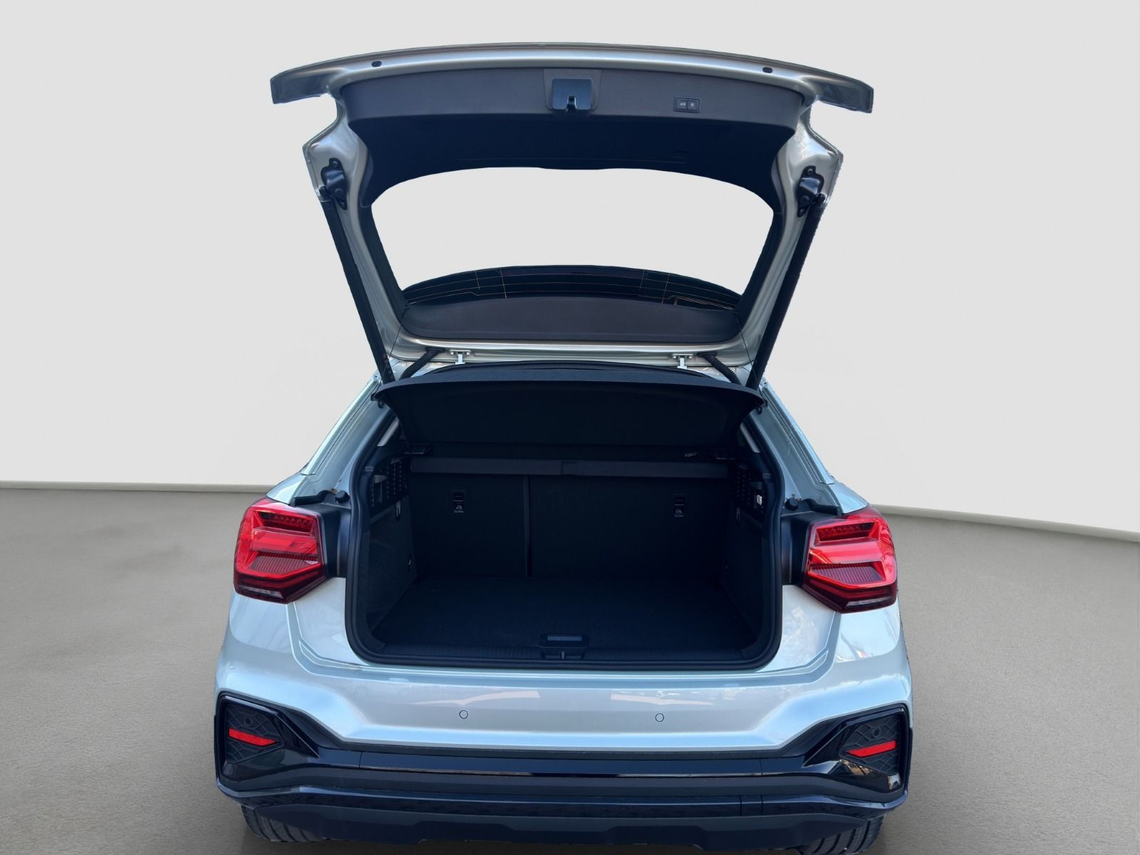 Audi - Q2_22