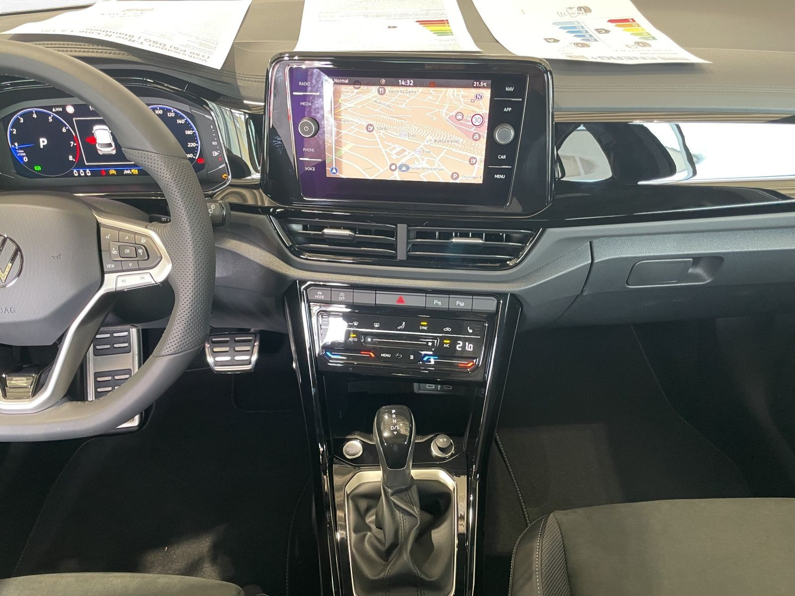 Volkswagen - T-Roc_10
