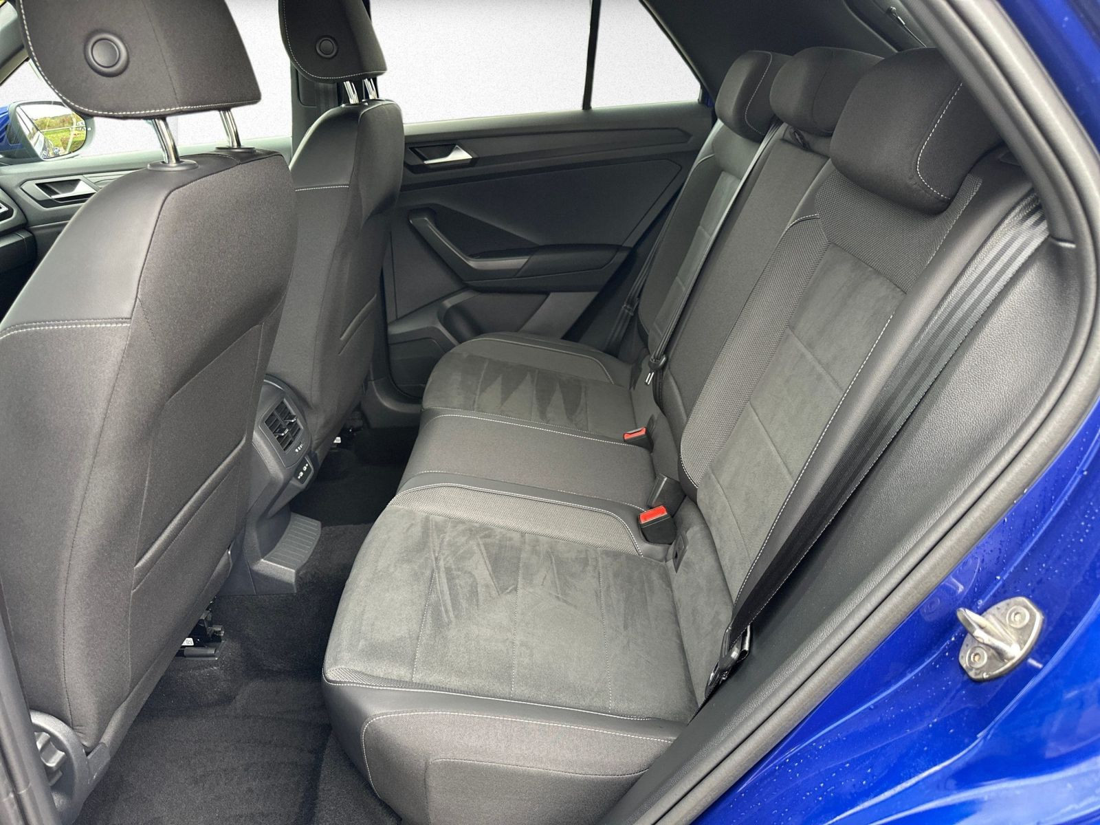 Volkswagen - T-Roc_14