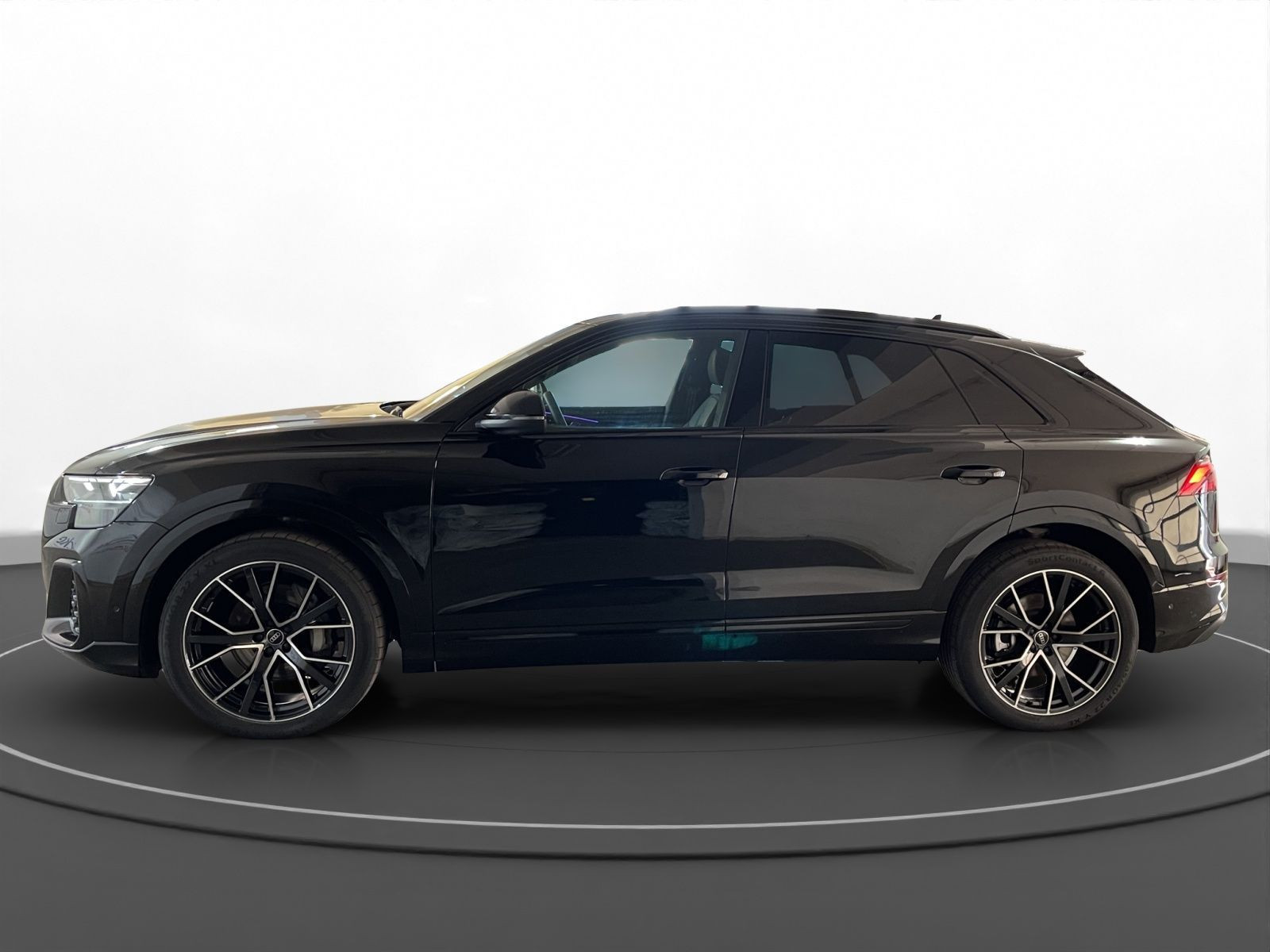 Audi - Q8_8 Audi - Q8_8