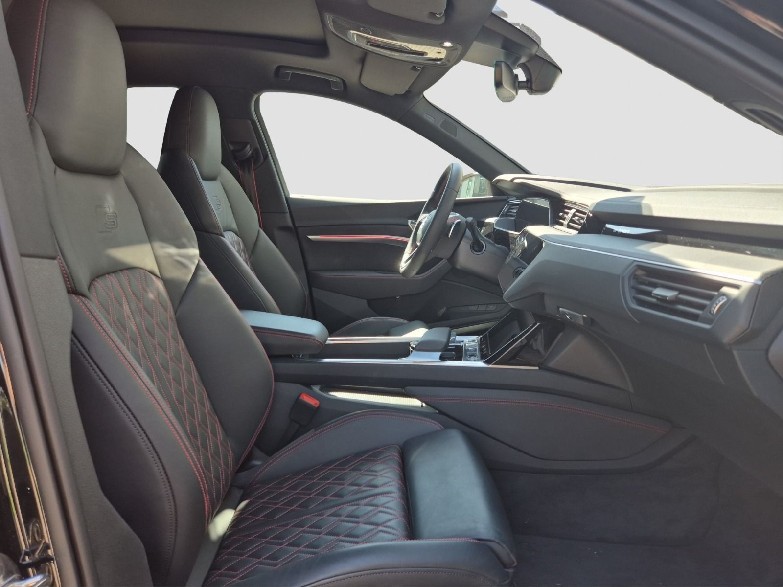 Audi - Q8 e-tron_20