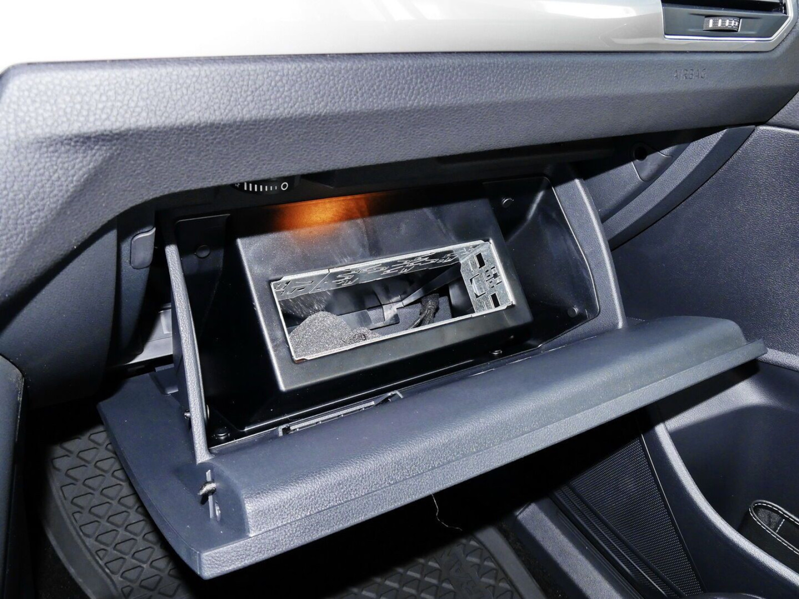 Volkswagen - Touran_14