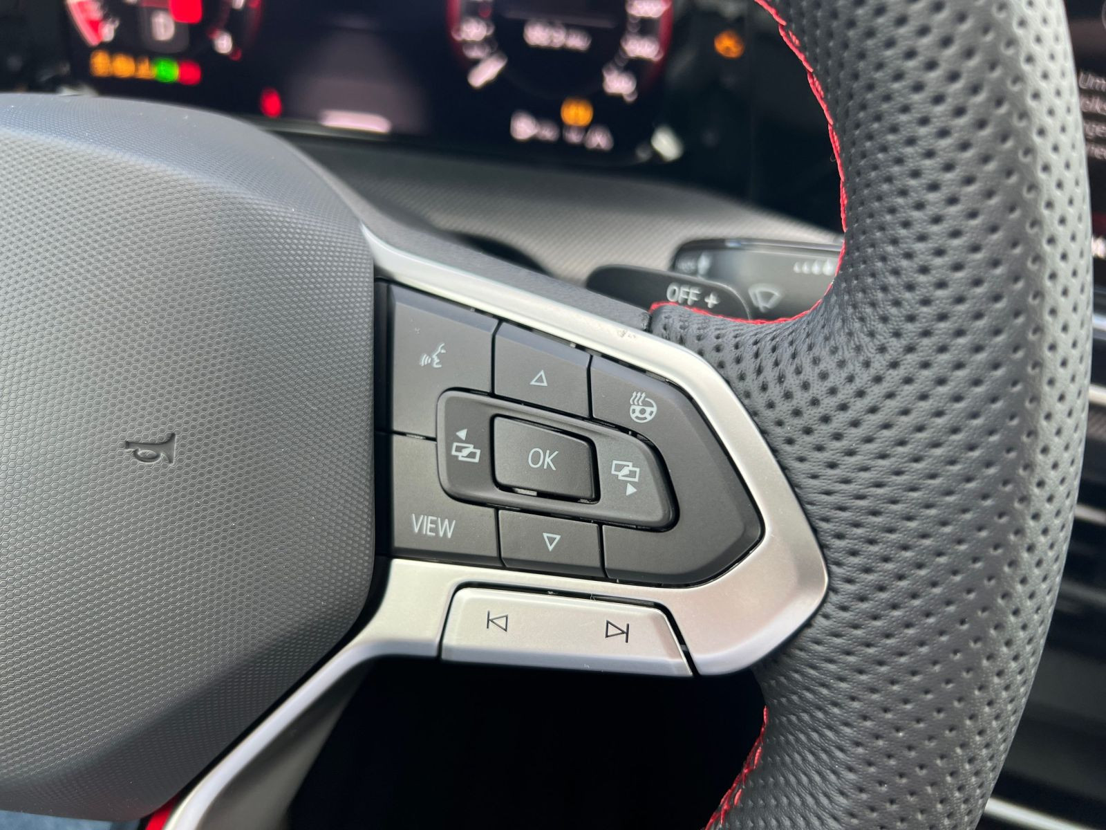 Volkswagen - Golf GTI_17