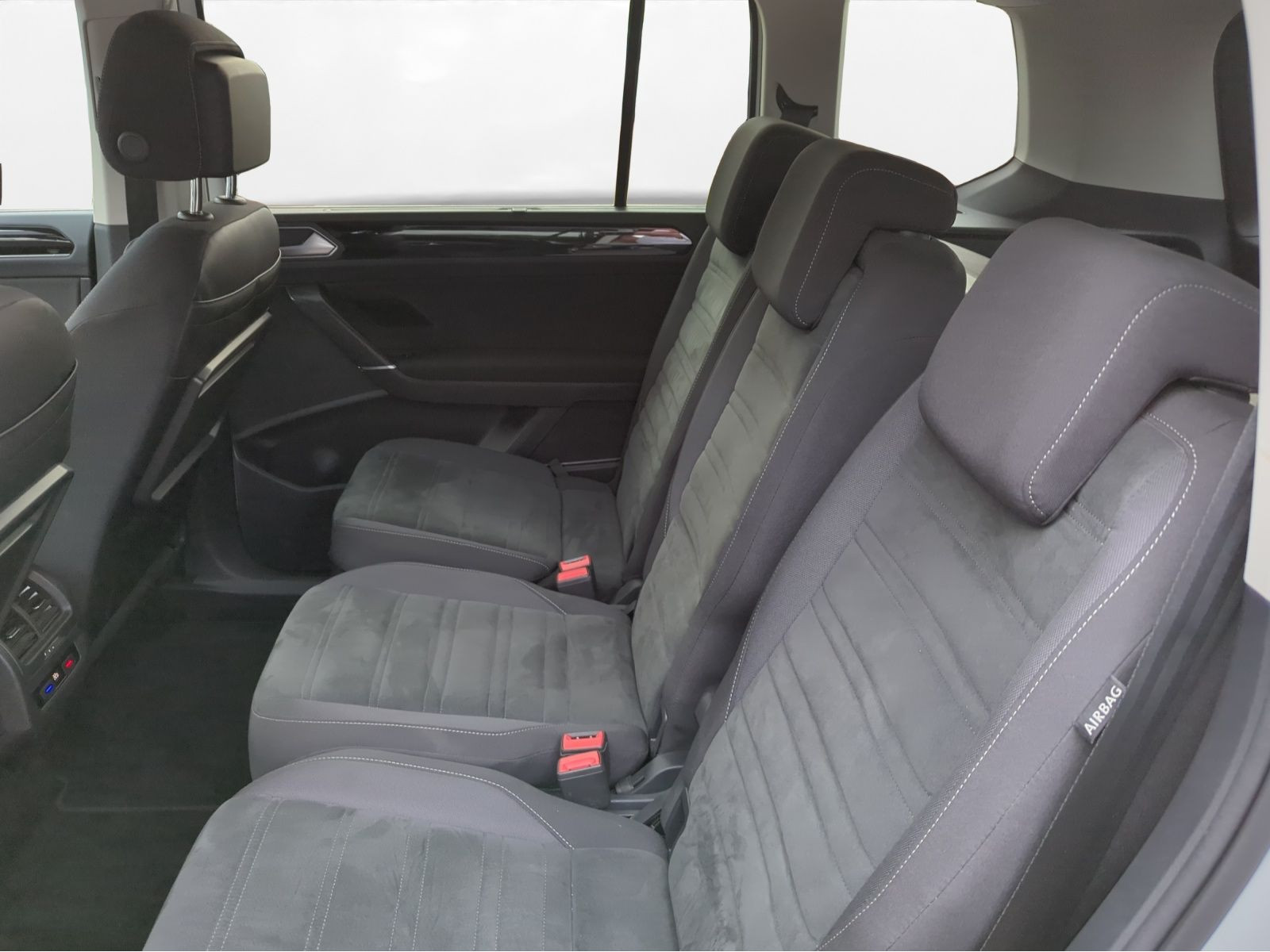 Volkswagen - Touran_5