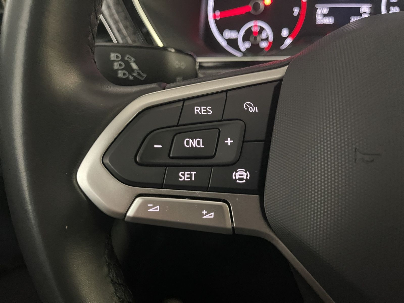 Volkswagen - T-Cross_26