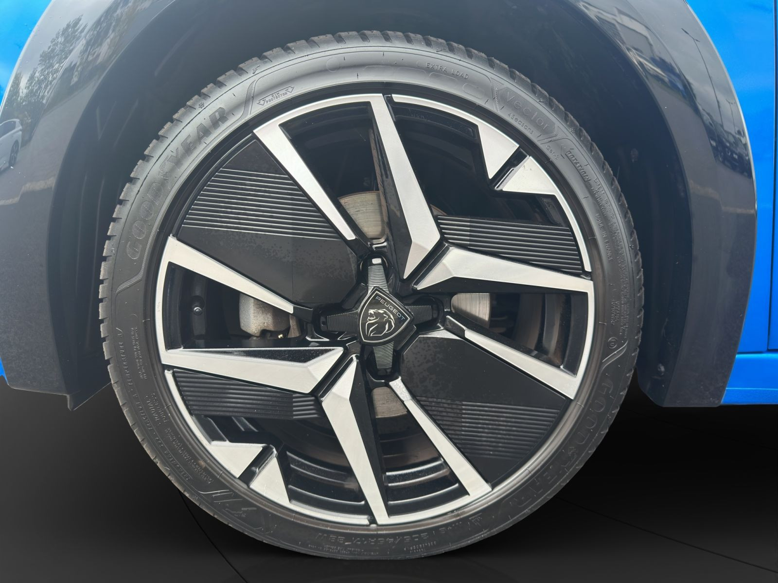 Peugeot - 208_13