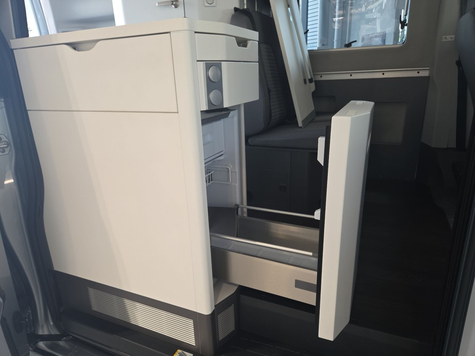 Volkswagen - California_24